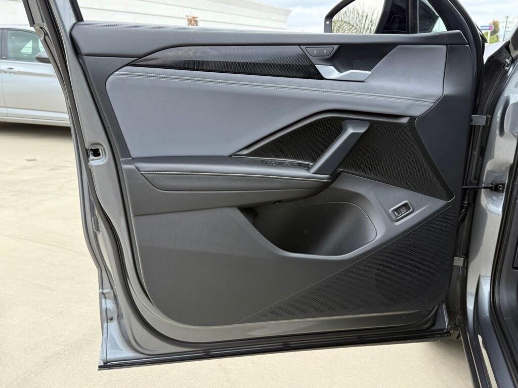 new 2025 Volkswagen Tiguan car, priced at $36,648