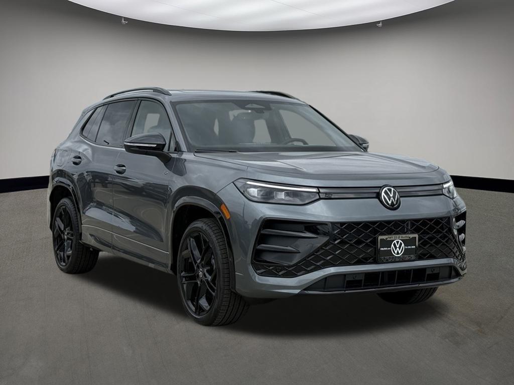 new 2025 Volkswagen Tiguan car, priced at $35,648
