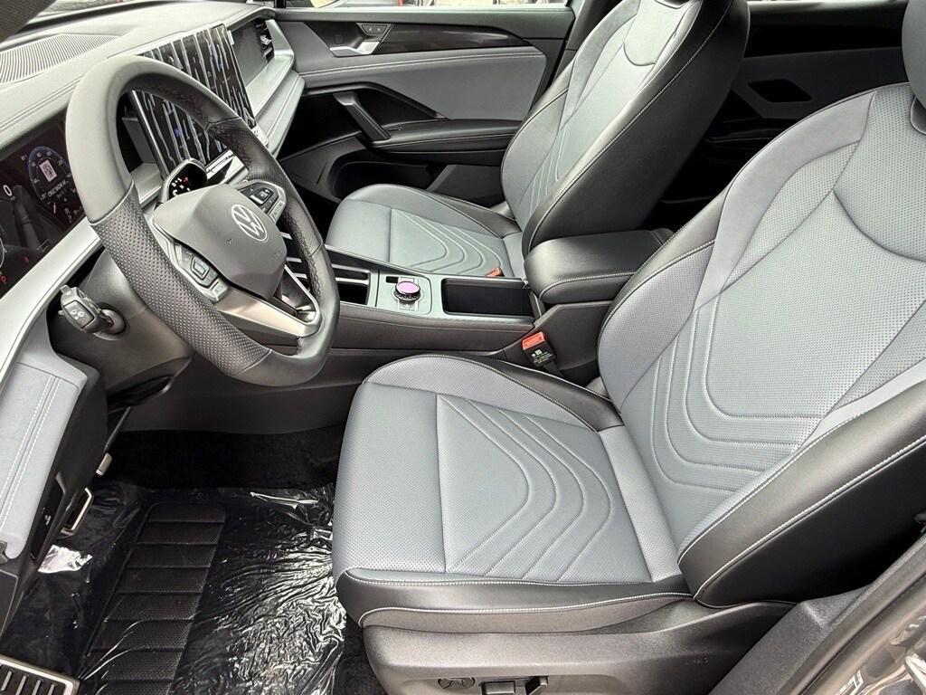 new 2025 Volkswagen Tiguan car, priced at $36,648