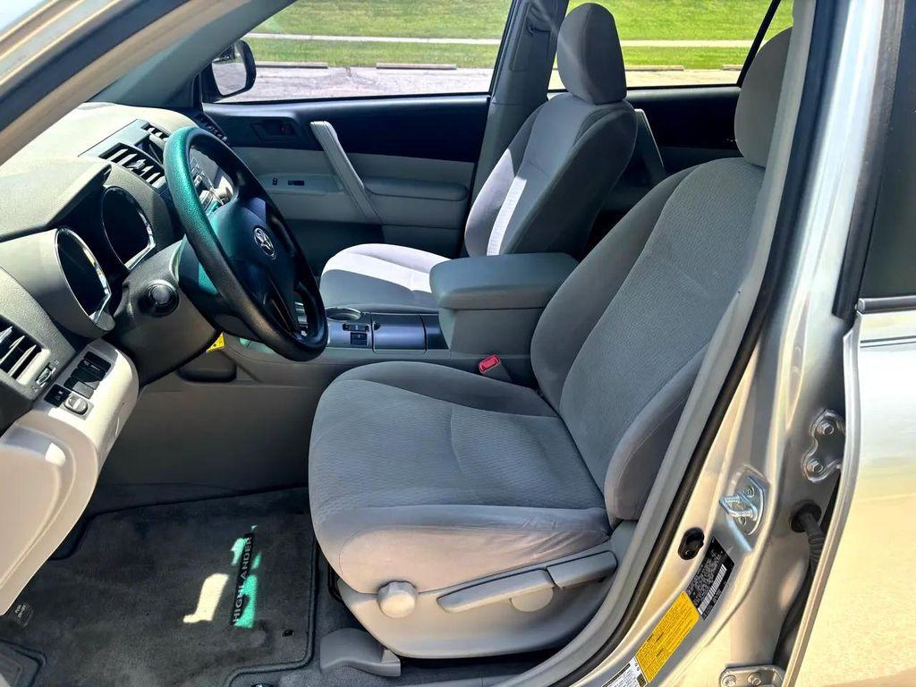 used 2008 Toyota Highlander car, priced at $13,999