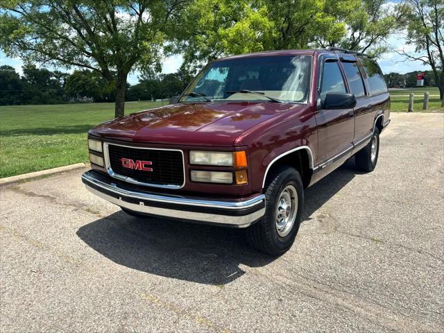 used 1995 GMC Suburban car, priced at $9,999