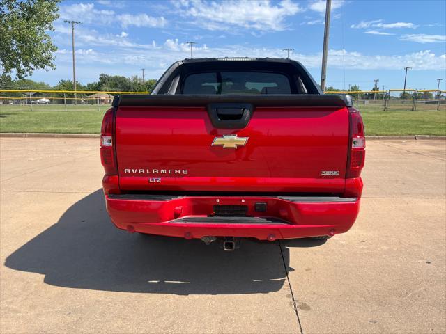 used 2007 Chevrolet Avalanche car, priced at $17,999