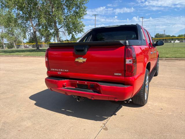 used 2007 Chevrolet Avalanche car, priced at $17,999