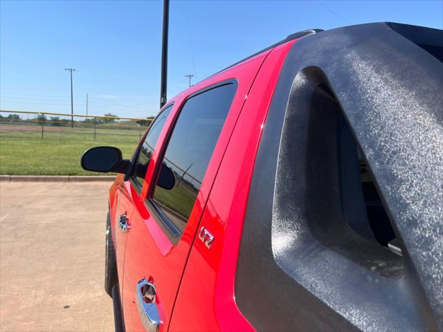 used 2007 Chevrolet Avalanche car, priced at $17,999