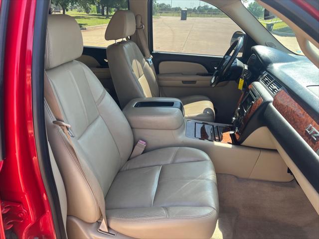 used 2007 Chevrolet Avalanche car, priced at $17,999