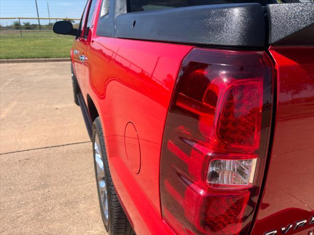 used 2007 Chevrolet Avalanche car, priced at $17,999