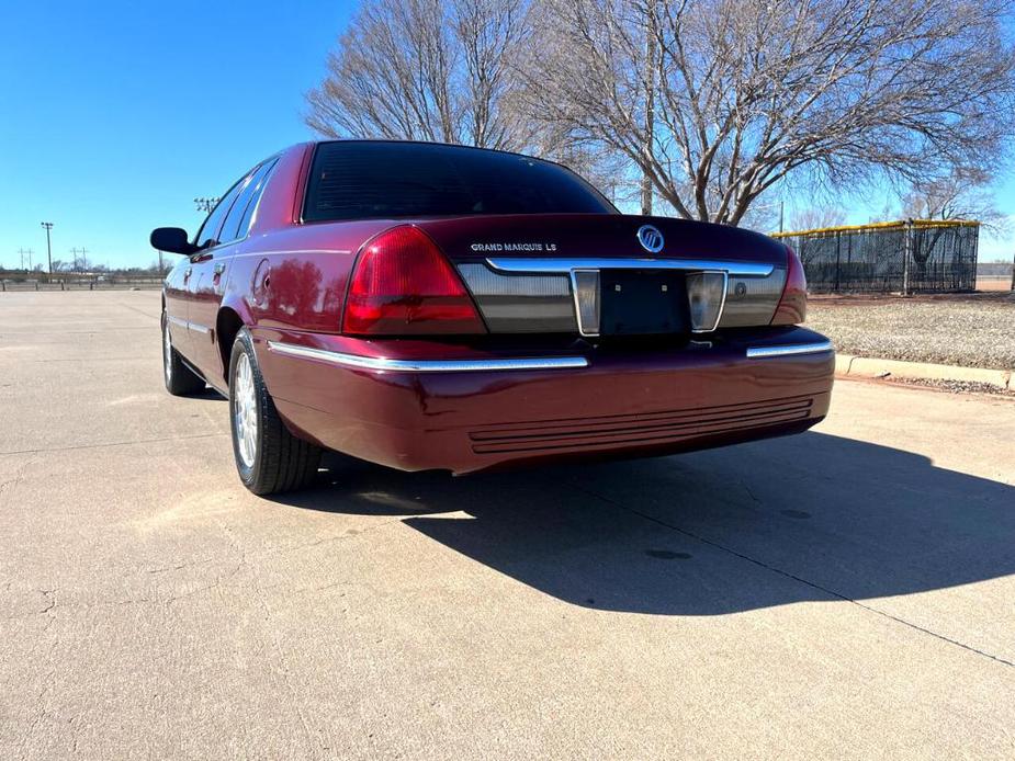 used 2006 Mercury Grand Marquis car, priced at $9,999