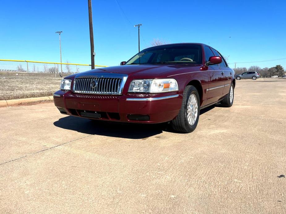 used 2006 Mercury Grand Marquis car, priced at $9,999