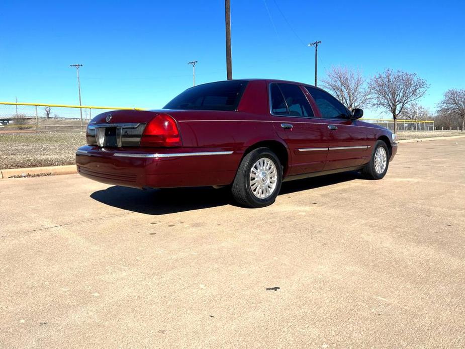 used 2006 Mercury Grand Marquis car, priced at $9,999