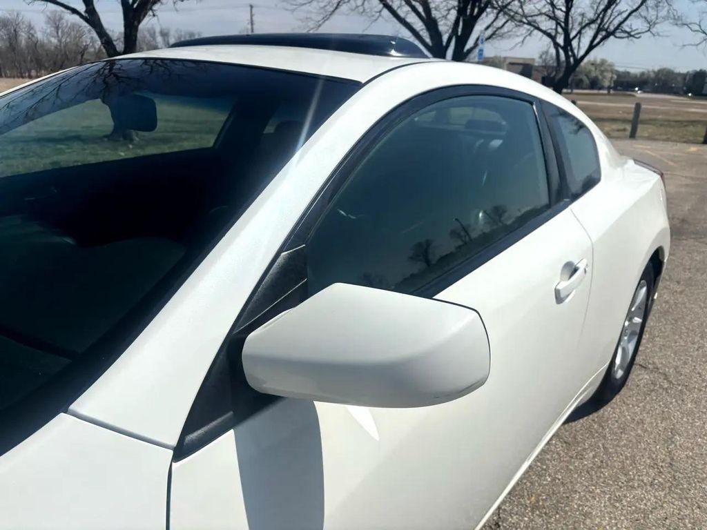 used 2009 Nissan Altima car, priced at $9,999