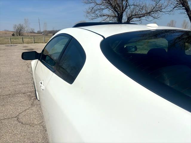used 2009 Nissan Altima car, priced at $9,999