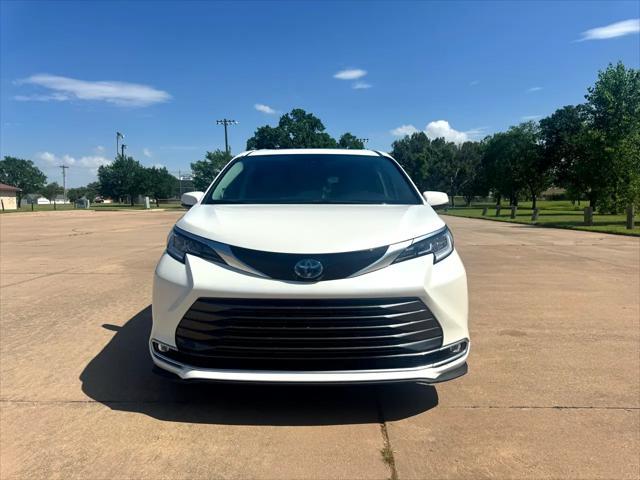 used 2021 Toyota Sienna car, priced at $39,999