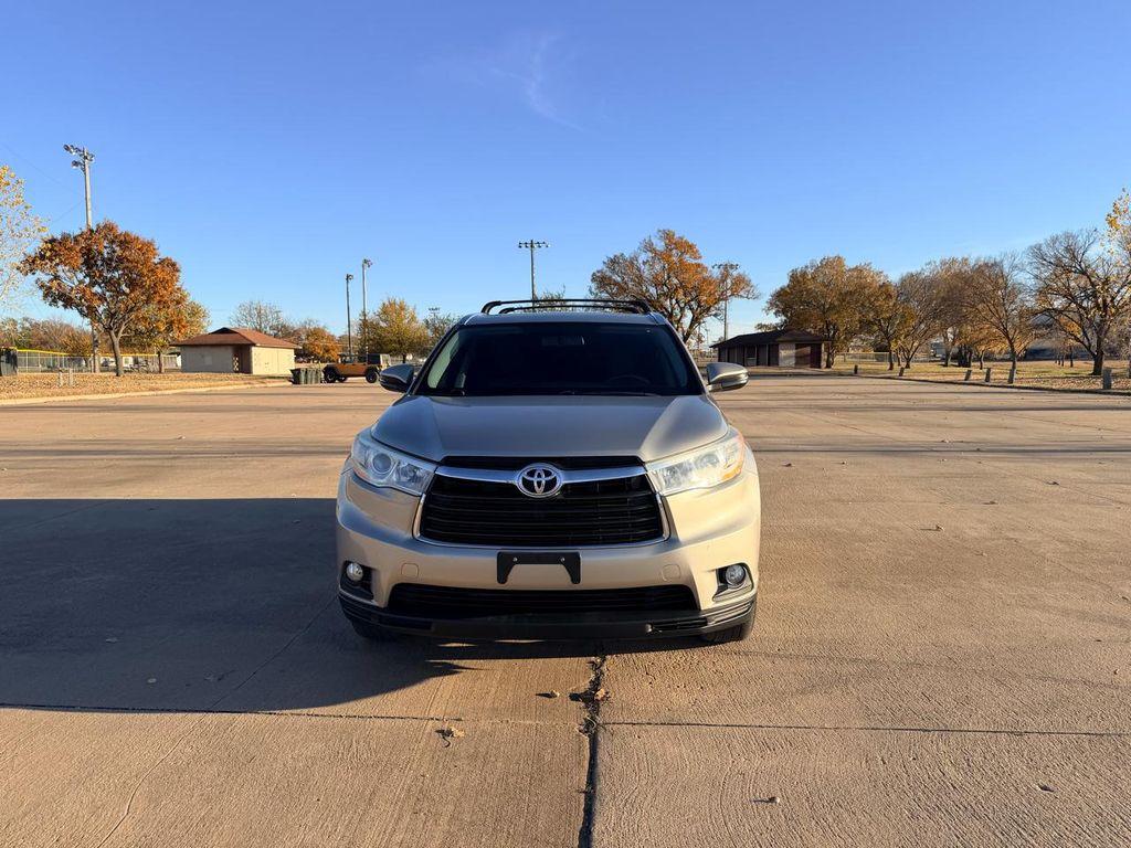 used 2014 Toyota Highlander car, priced at $21,999