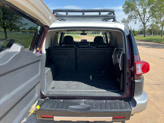 used 2007 Toyota FJ Cruiser car, priced at $12,999