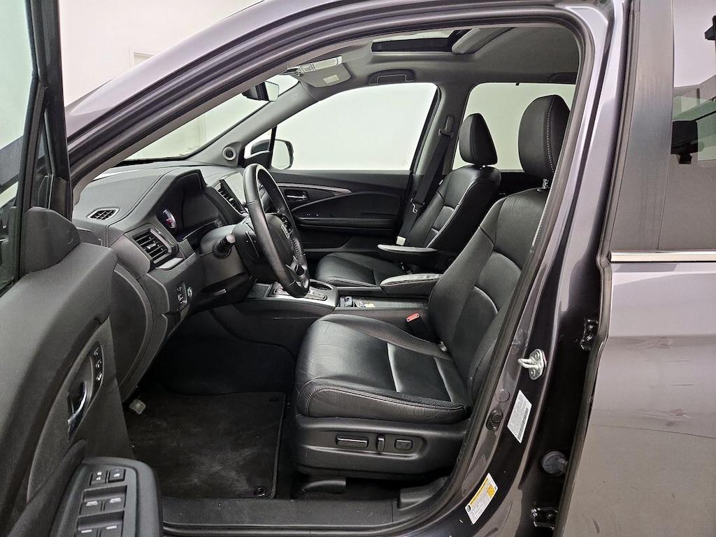 used 2022 Honda Pilot car, priced at $34,998