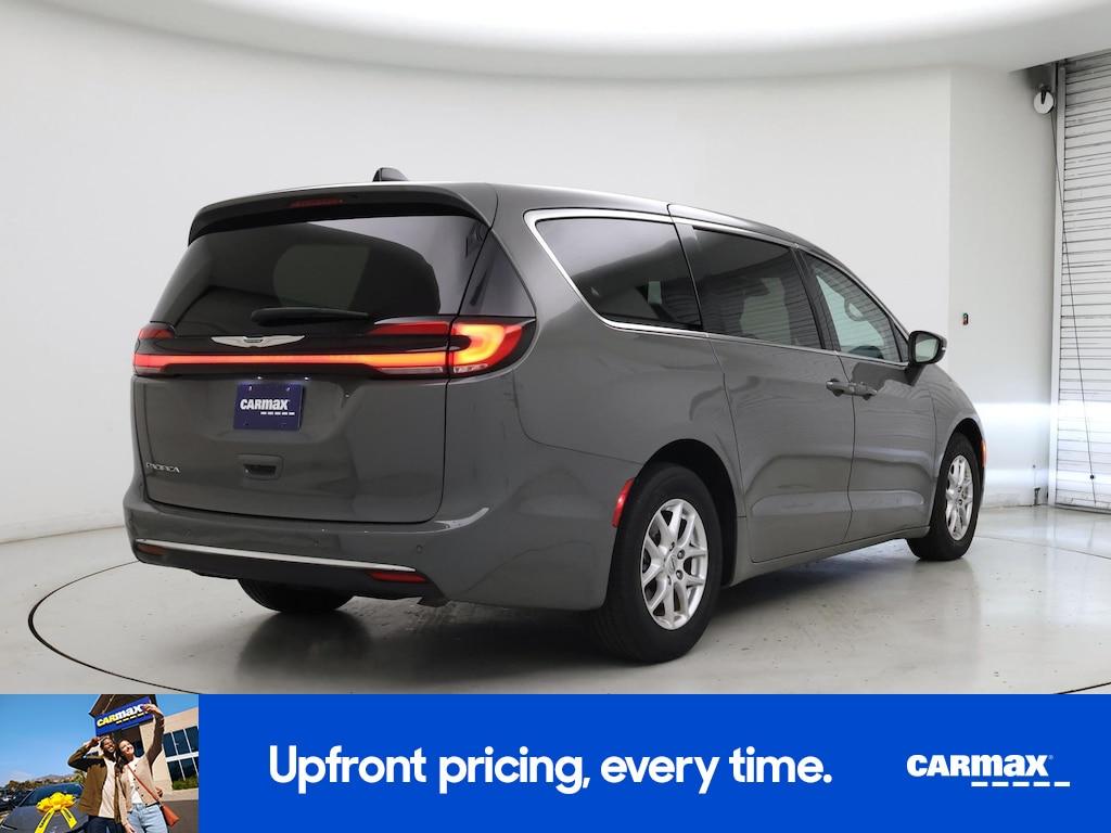 used 2023 Chrysler Pacifica car, priced at $24,998