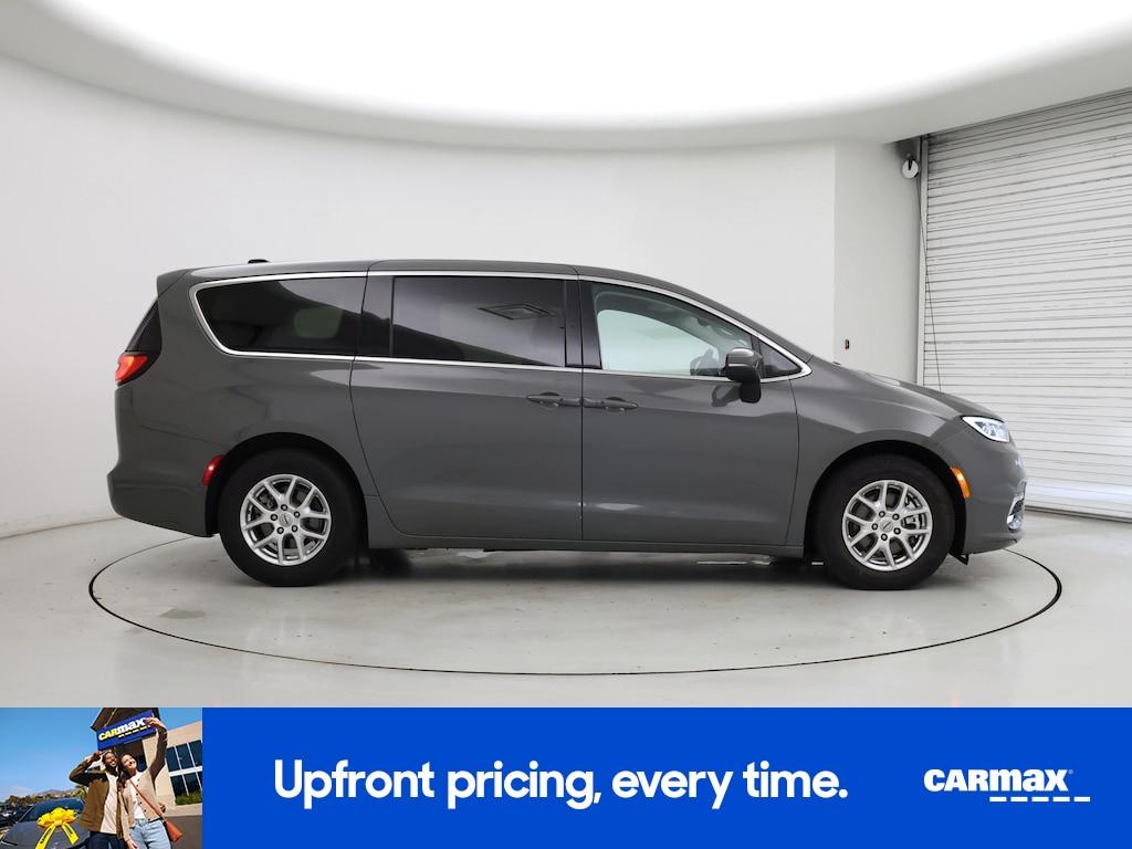 used 2023 Chrysler Pacifica car, priced at $24,998