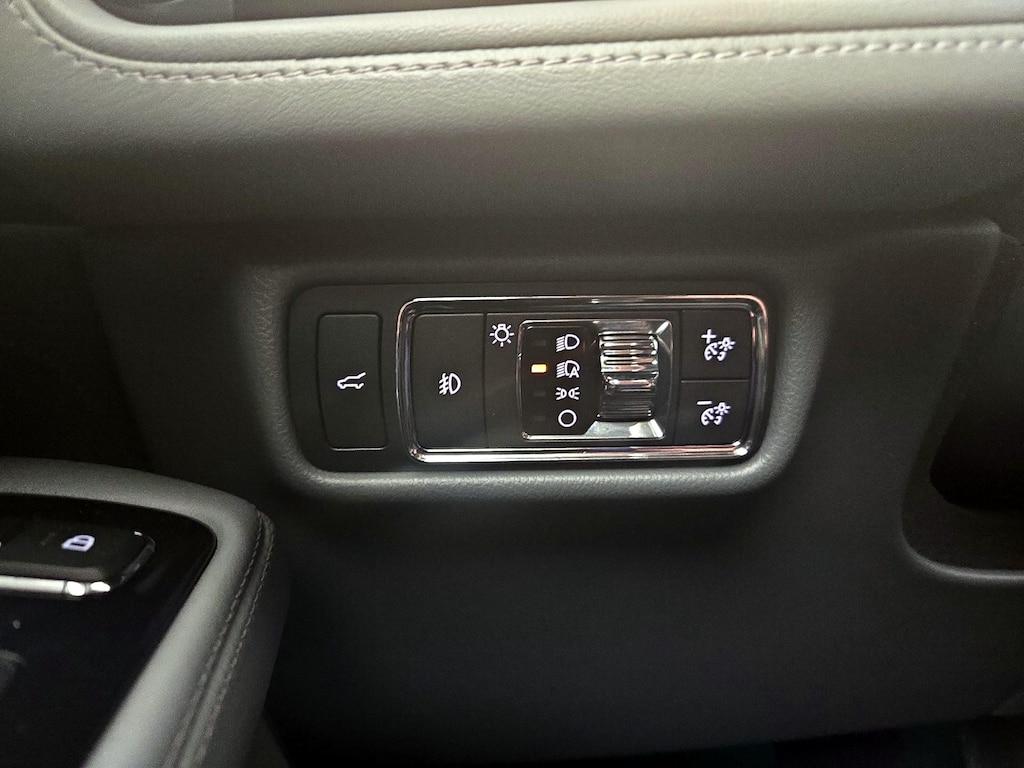 used 2020 Lincoln Aviator car, priced at $35,998