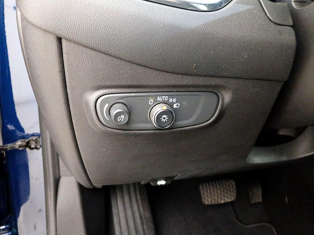 used 2022 Chevrolet Equinox car, priced at $22,998