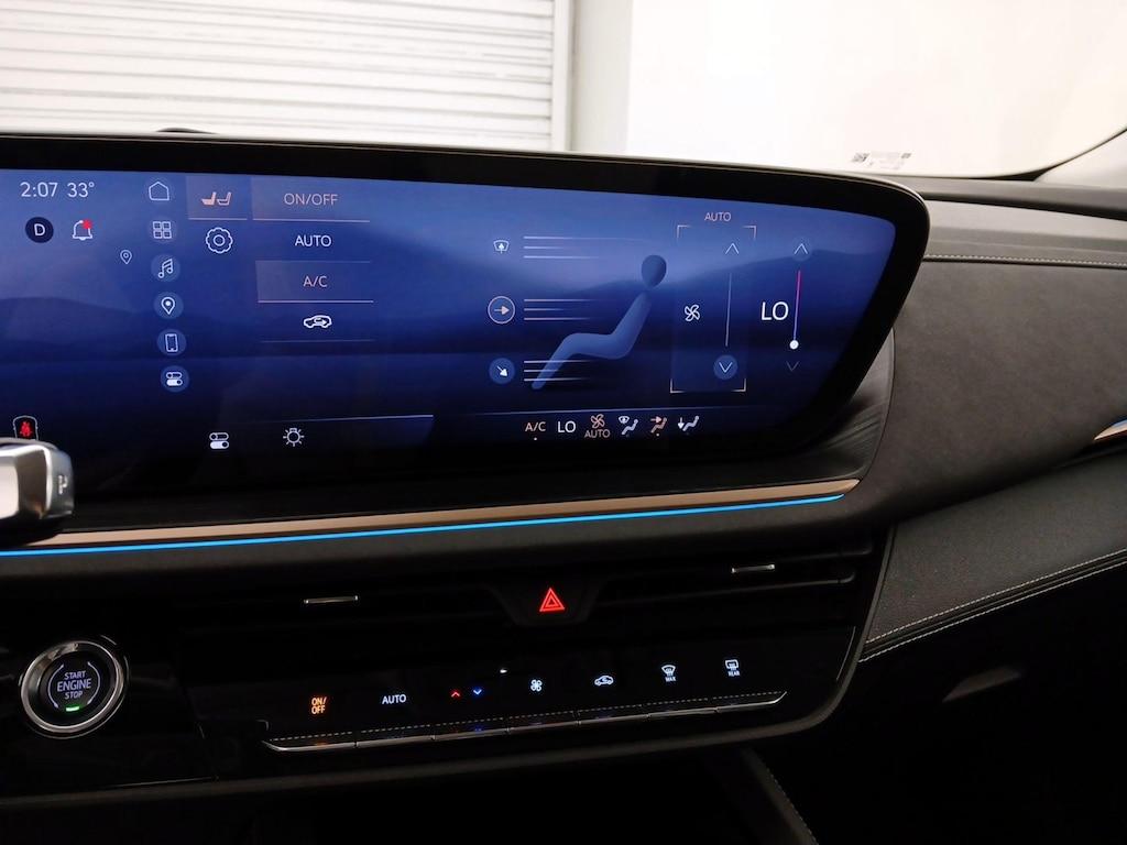 used 2024 Buick Envision car, priced at $29,998