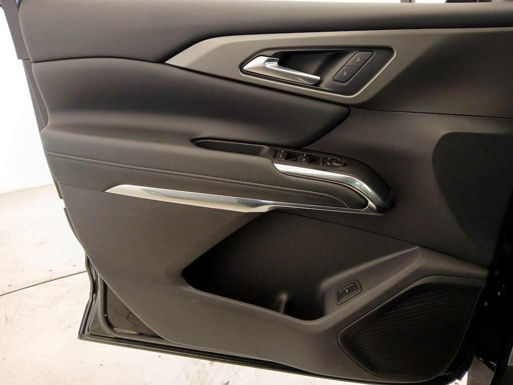 used 2025 Chevrolet Traverse car, priced at $39,998