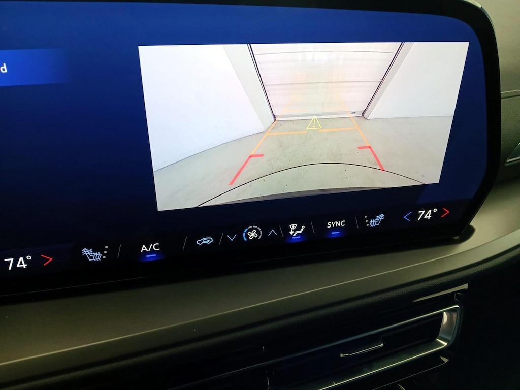 used 2025 Chevrolet Traverse car, priced at $39,998