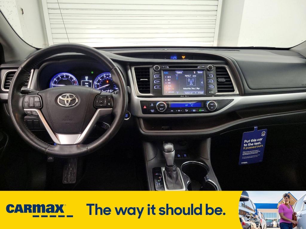 used 2015 Toyota Highlander car, priced at $21,998