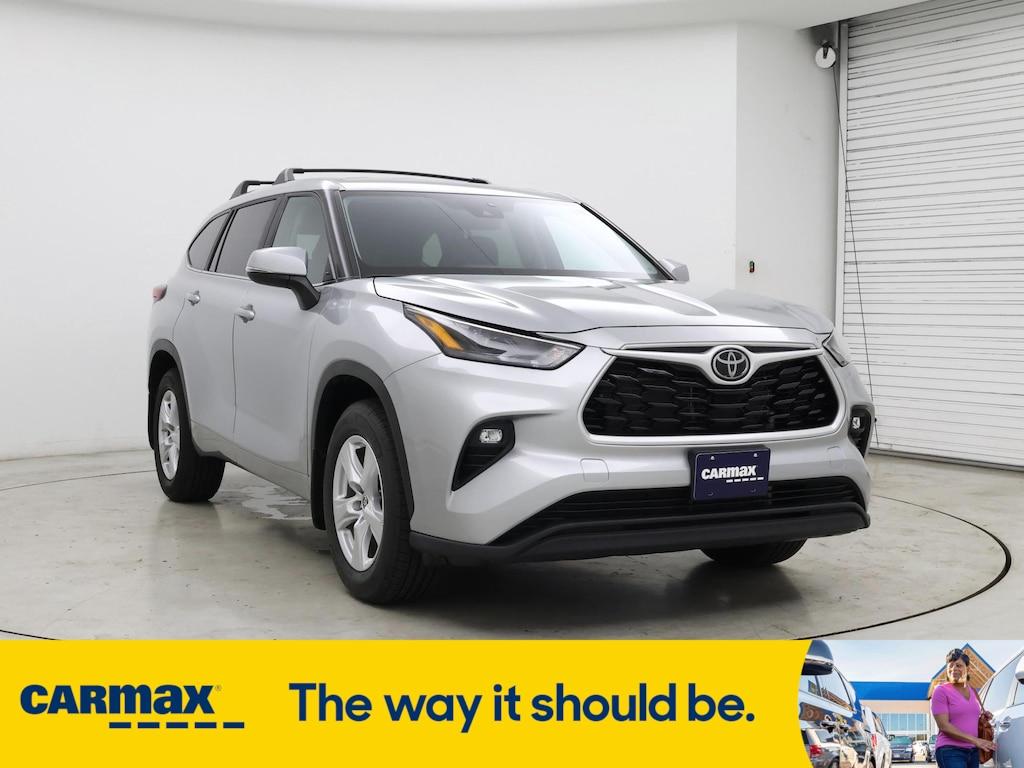 used 2023 Toyota Highlander car, priced at $33,998