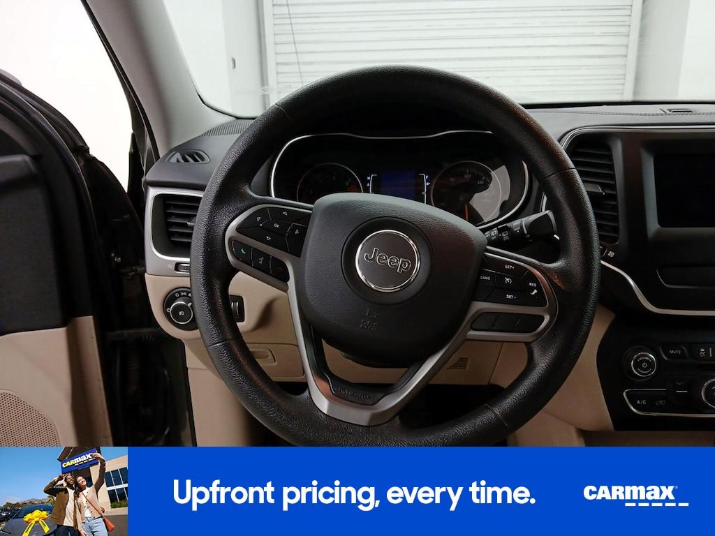used 2019 Jeep Cherokee car, priced at $13,998