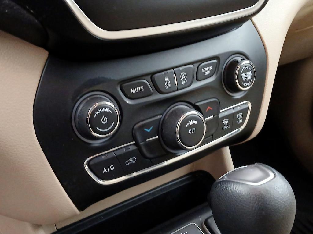 used 2019 Jeep Cherokee car, priced at $13,998