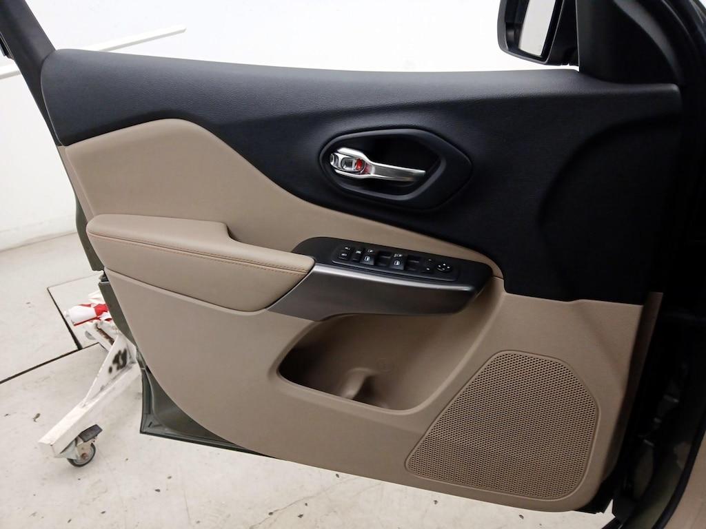 used 2019 Jeep Cherokee car, priced at $13,998