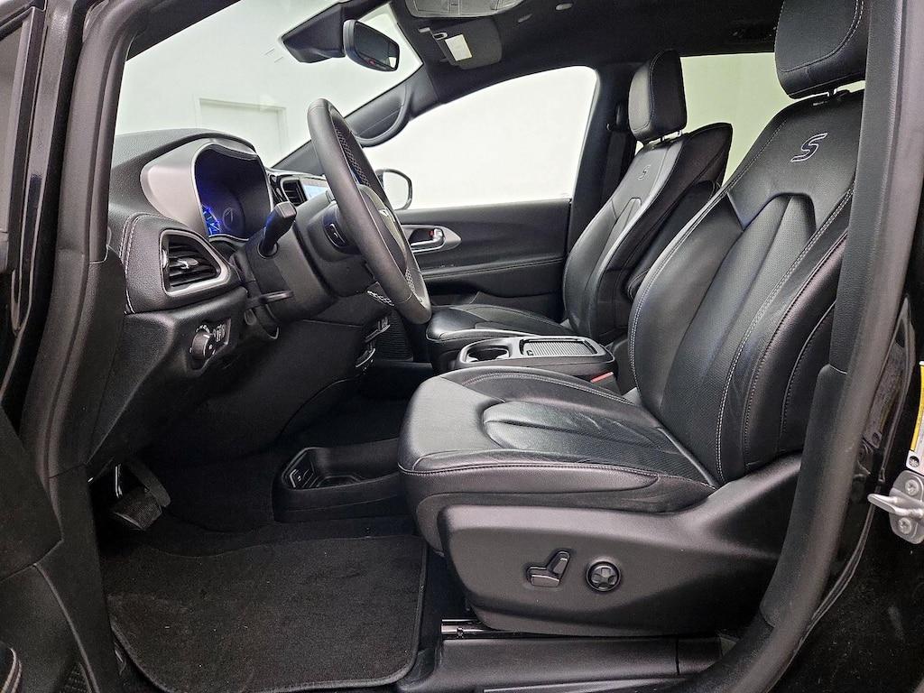 used 2022 Chrysler Pacifica Hybrid car, priced at $32,998