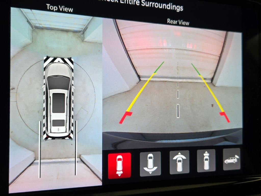 used 2022 Chrysler Pacifica Hybrid car, priced at $32,998