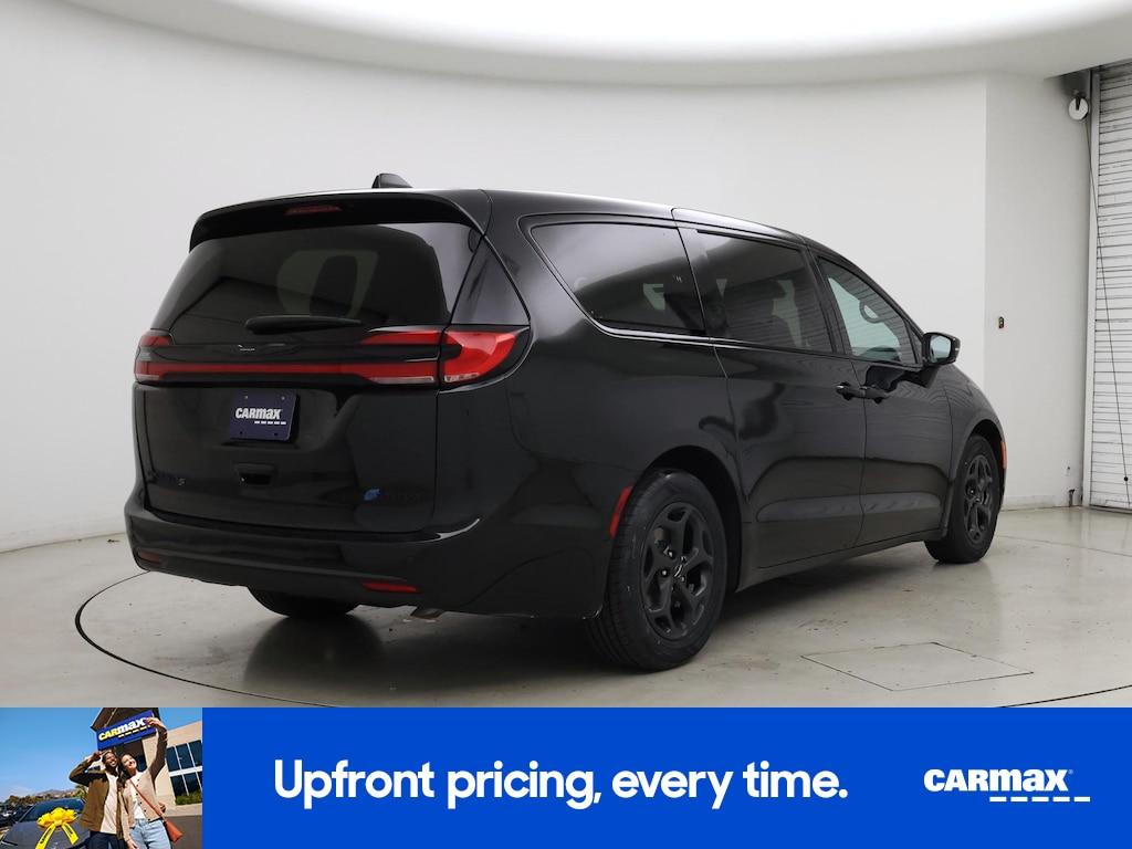 used 2022 Chrysler Pacifica Hybrid car, priced at $32,998