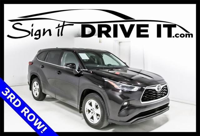 used 2022 Toyota Highlander car, priced at $30,212