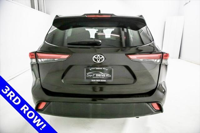 used 2022 Toyota Highlander car, priced at $30,212