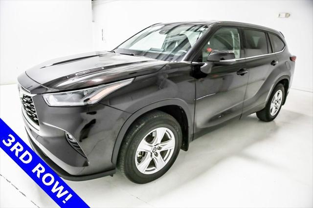 used 2022 Toyota Highlander car, priced at $30,212