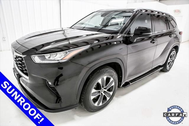 used 2020 Toyota Highlander car, priced at $27,739