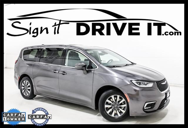 used 2022 Chrysler Pacifica Hybrid car, priced at $20,787