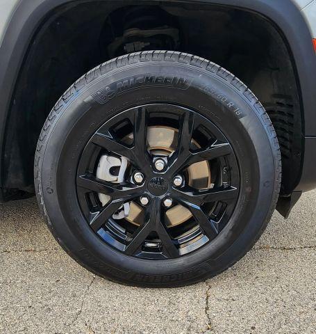 used 2024 Jeep Grand Cherokee L car, priced at $29,990