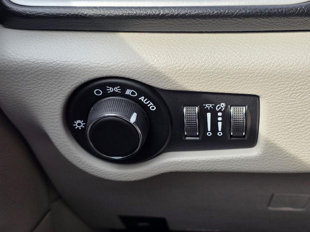 used 2019 Chrysler Pacifica car, priced at $15,500