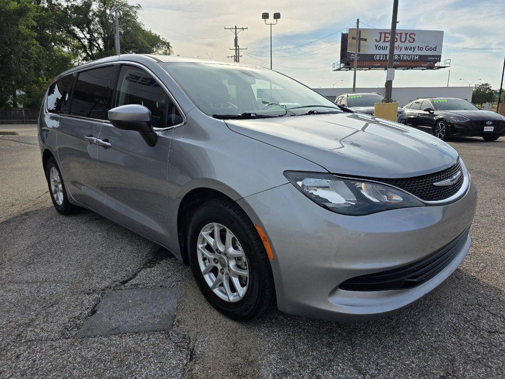 used 2019 Chrysler Pacifica car, priced at $15,500
