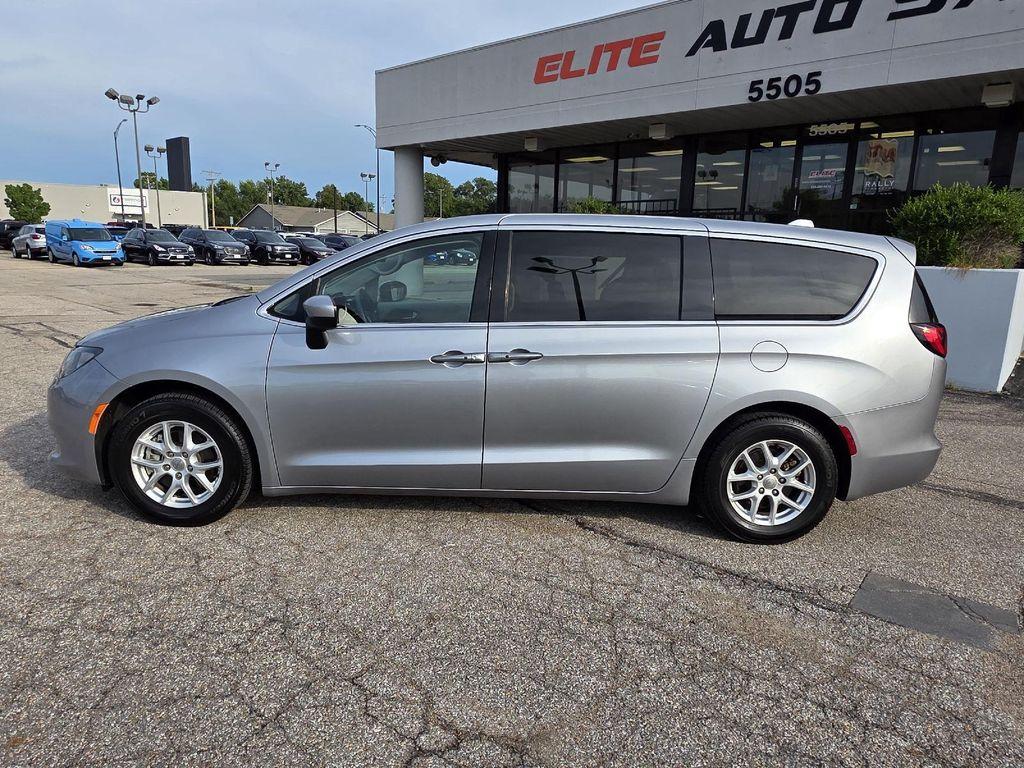 used 2019 Chrysler Pacifica car, priced at $15,500