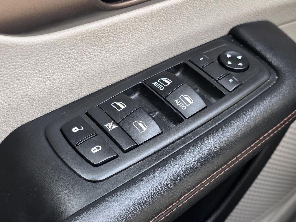 used 2019 Chrysler Pacifica car, priced at $15,500