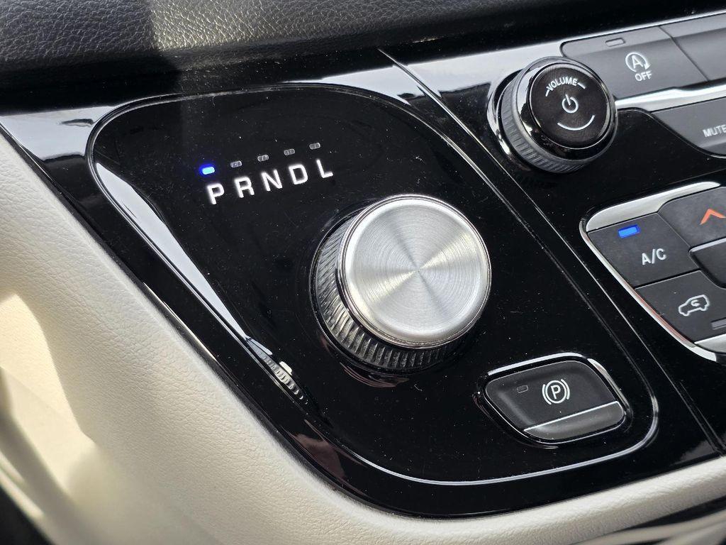 used 2019 Chrysler Pacifica car, priced at $15,500