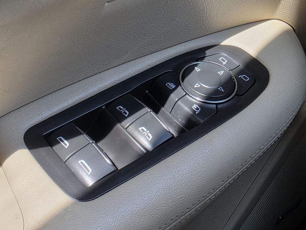 used 2019 Cadillac XT5 car, priced at $18,840