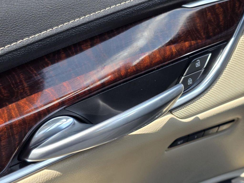 used 2019 Cadillac XT5 car, priced at $18,840