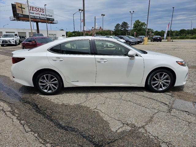 used 2016 Lexus ES 300h car, priced at $18,900