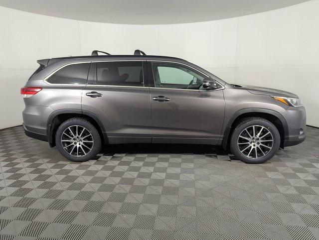 used 2018 Toyota Highlander car, priced at $26,981