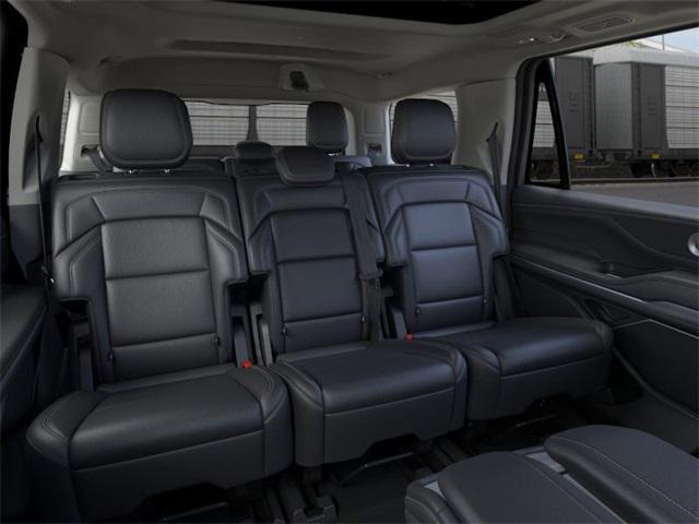 new 2025 Lincoln Navigator car, priced at $102,340